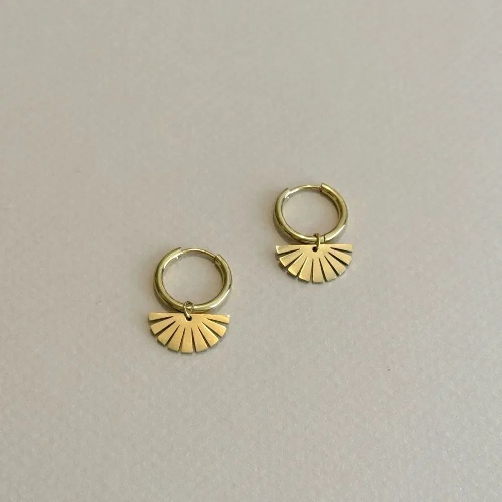 Fan hoop earrings M800